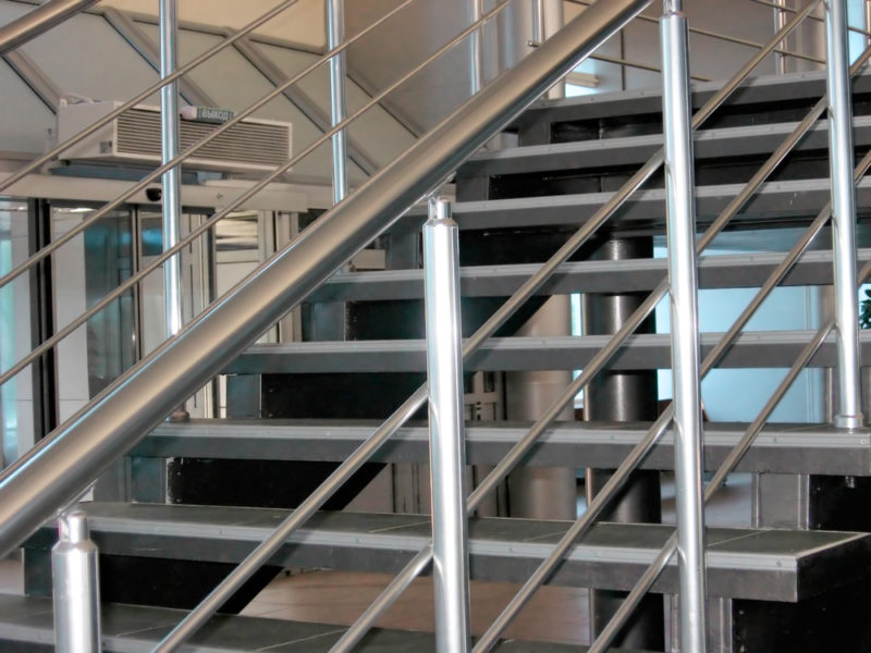 Escaleras de hierro para interiores como elemento decorativo