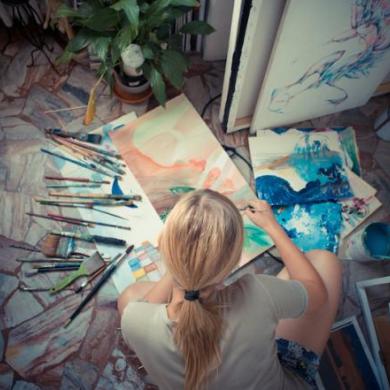 graphicstock-beautiful-blonde-woman-painter-in-her-studio_hxz4lfczeb.jpg