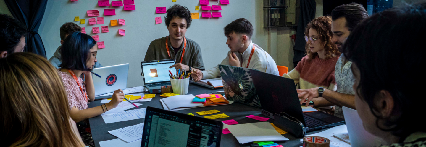 Proyecto Tristagram LAB ESDESIGN Proyecto Tristagram LAB ESDESIGN