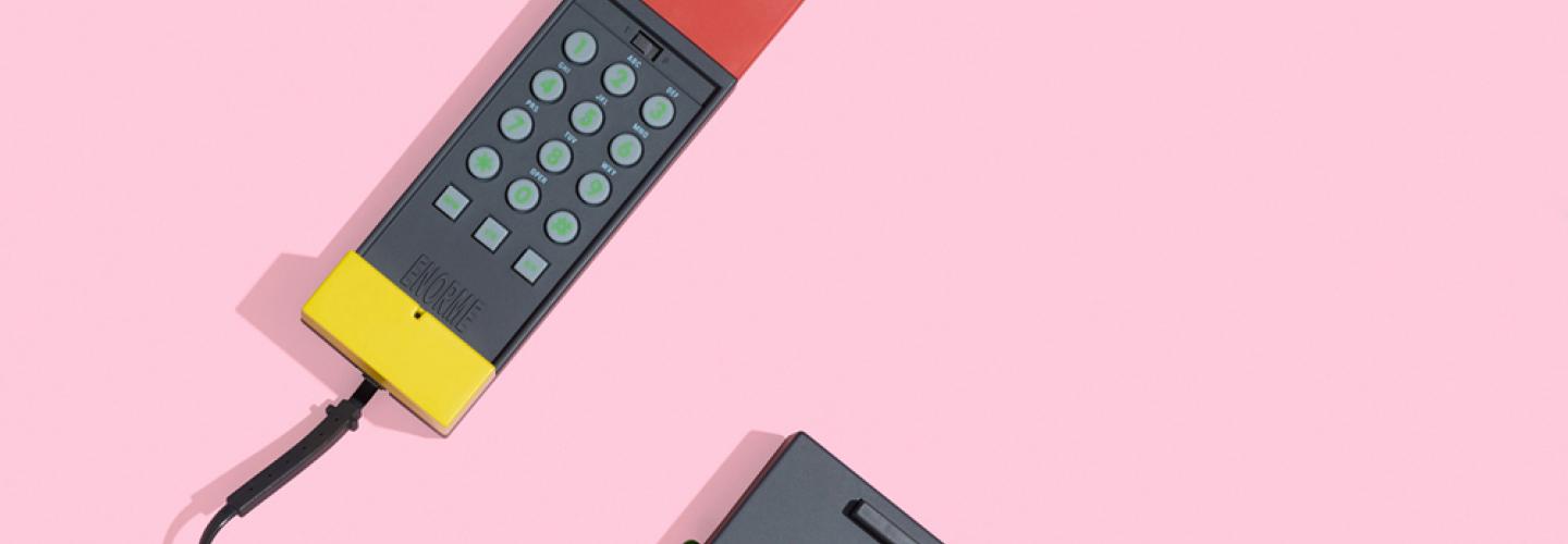 enorme_phone.jpg enorme_phone.jpg