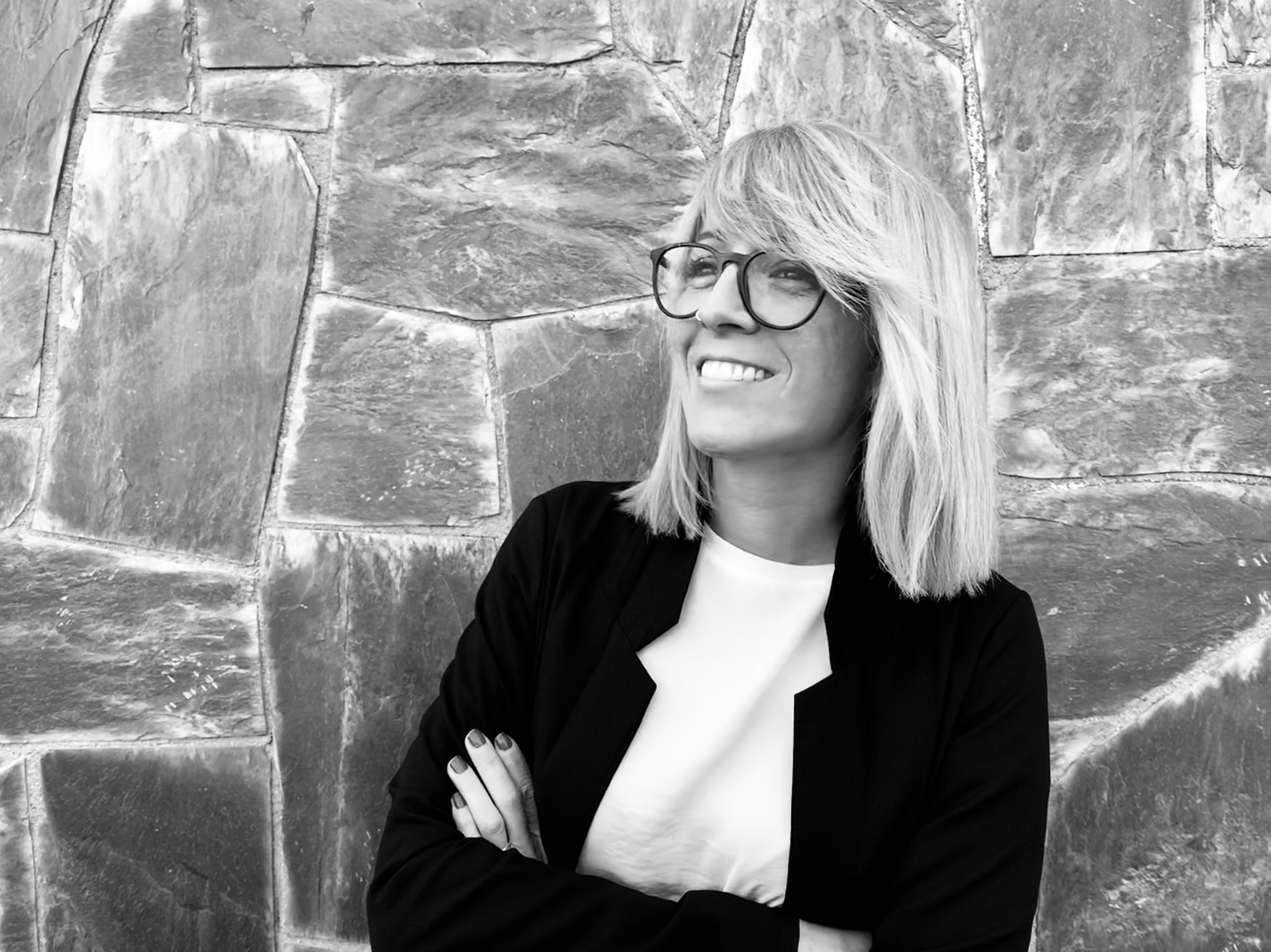 ELISABETH MARTÍNEZ - DOCENTE ESDESIGN