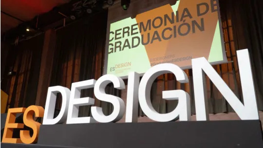 ESDESIGN Celebra la primera Graduación presencial en la Antiga Fàbrica Estrella Damm