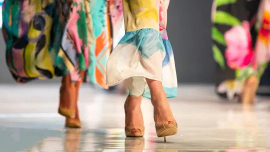 La importancia del fitting en un desfile de moda