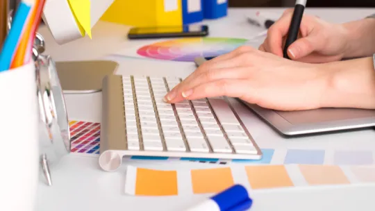 ¿Qué es la señalética en diseño gráfico?