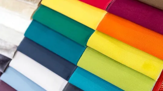 4 tips para elegir el tejido perfecto para tu diseño de moda