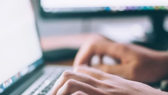 Ayudas al Estudio residentes ecuatorianos Ayudas al Estudio residentes ecuatorianos