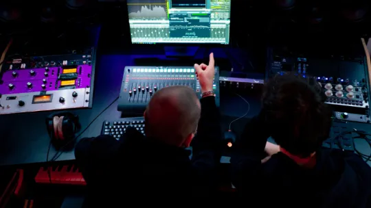 La revolución digital en la producción audiovisual La revolución digital en la producción audiovisual