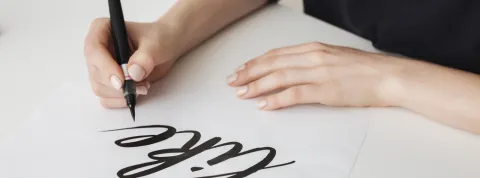 Lettering: qué es, tipos y características