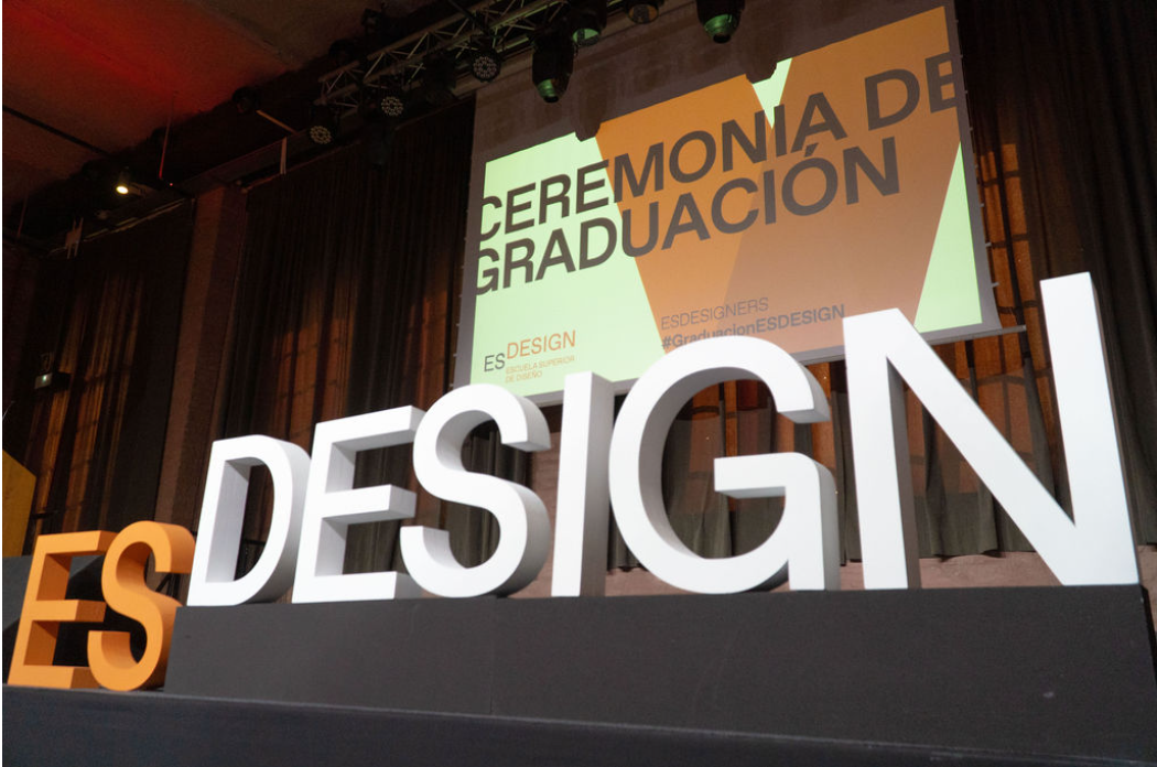 ESDESIGN Celebra la primera Graduación presencial en la Antiga Fàbrica Estrella Damm