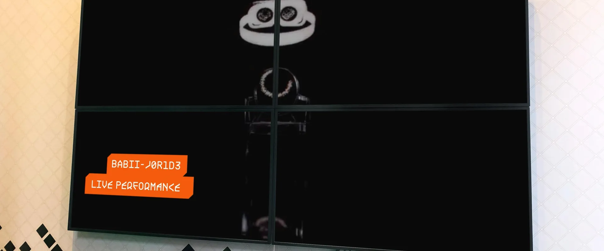 2.mockup_tvs_CHYRON.