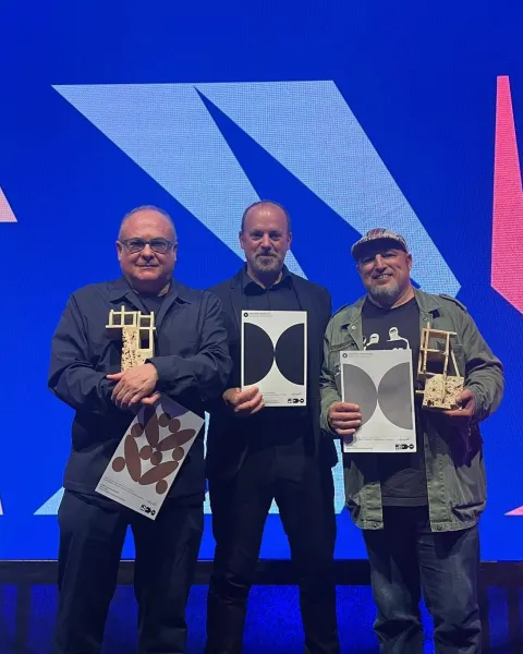 Profesor de ESDESIGN Recibe el Premio ADI Cultura de Plata por su Libro "Neutopias. Nuevas Utopías y Diseño de Futuros"