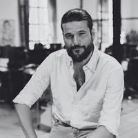 OLIVER MONTIEL - DOCENTE ESDESIGN